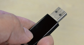 支持 USB 埠,可實現離線操作